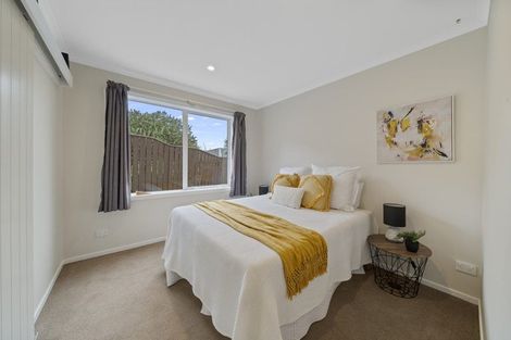 Photo of property in 49a Raroa Terrace, Tawa, Wellington, 5028