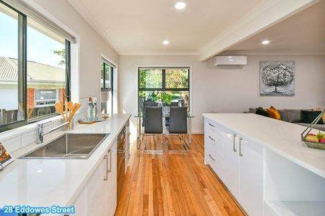 Photo of property in 28a Eddowes Street, Manurewa, Auckland, 2102