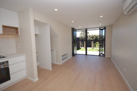 Photo of property in 3/139 Tirimoana Road, Te Atatu South, Auckland, 0602