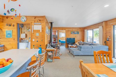 Photo of property in 108 Horongaherehere Row, Te Rerenga, Coromandel, 3582