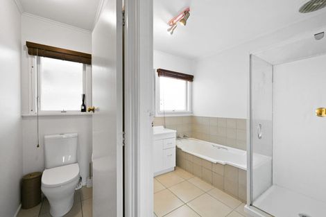 Photo of property in 5 Grassy Downs Place, St Andrews, Hamilton, 3200