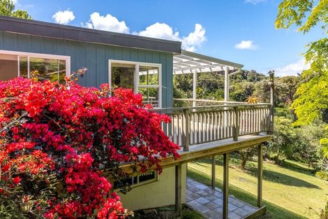 Photo of property in 61 Fairview Crescent, Omiha, Waiheke Island, 1081