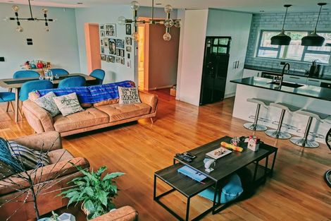 Photo of property in 17 Golf Road, New Lynn, Auckland, 0600