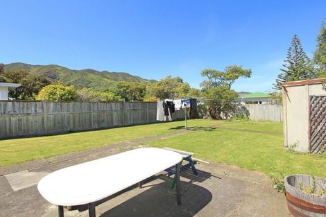 Photo of property in 137 Whites Line East, Waiwhetu, Lower Hutt, 5010