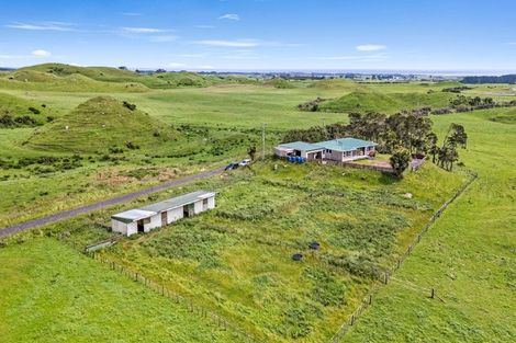 Photo of property in 319 Opourapa Road, Rahotu, Opunake, 4685