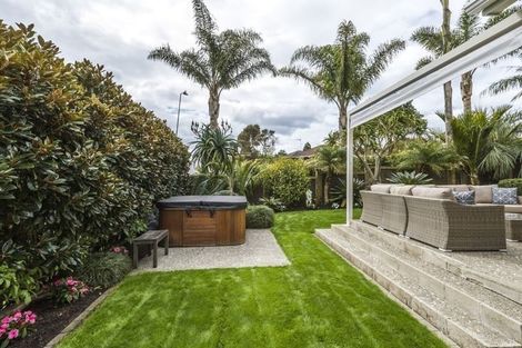 Photo of property in 38 Catalina Crescent, Forrest Hill, Auckland, 0620