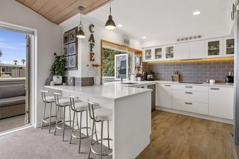 Photo of property in 128 Muricata Avenue, Mount Maunganui, 3116