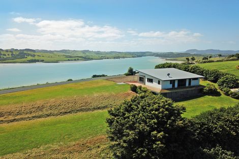 Photo of property in 15 Tamahunga Road, Kaiwaka, 0573