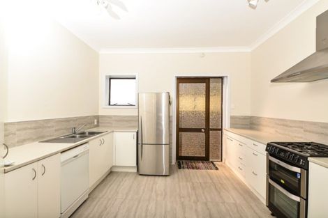 Photo of property in 72 Forest Lake Road, Forest Lake, Hamilton, 3200