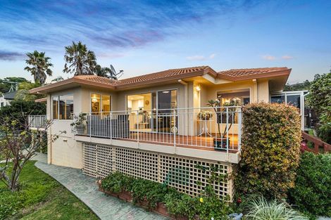 Photo of property in 4 Astor Place, Orewa, 0931