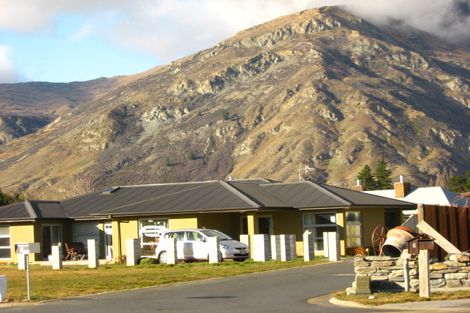 Photo of property in 6 Coburn Place, Lake Hayes, Queenstown, 9304