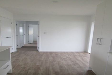 Photo of property in 37 Nile Road, Kelston, Auckland, 0602