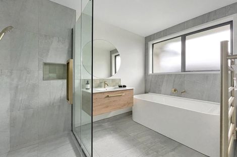 Photo of property in 15 Aspen Grove, Fernhill, Queenstown, 9300