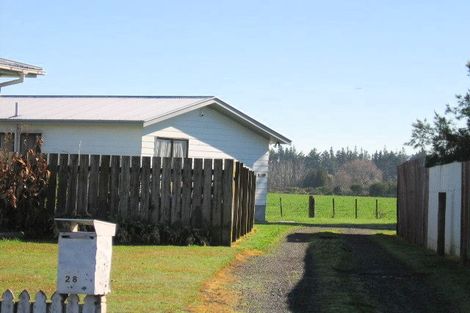 Photo of property in 28 Pukeroa Place, Papakura, 2110