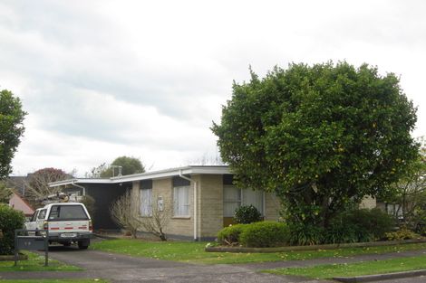 Photo of property in 5 Warren Place, Frankleigh Park, New Plymouth, 4310