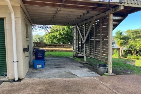 Photo of property in 42 Valley View Road, Glenfield, Auckland, 0629