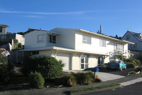 Photo of property in 5 Tuna Terrace, Titahi Bay, Porirua, 5022