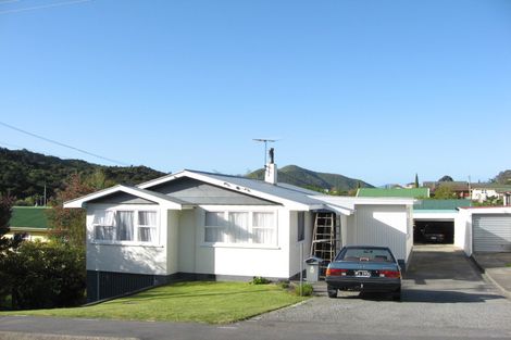 Photo of property in 8 Lincoln Street, Picton, 7220