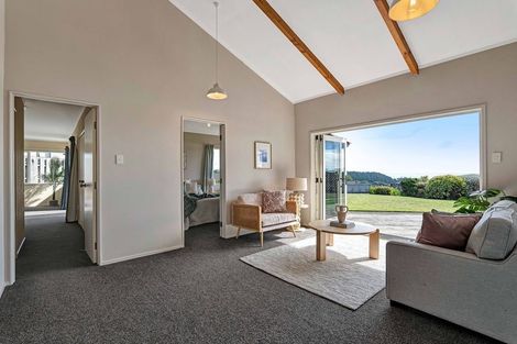 Photo of property in 6 Renown Place, Spotswood, New Plymouth, 4310