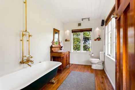 Photo of property in 71 Coulter Road, Henderson Valley, Auckland, 0614