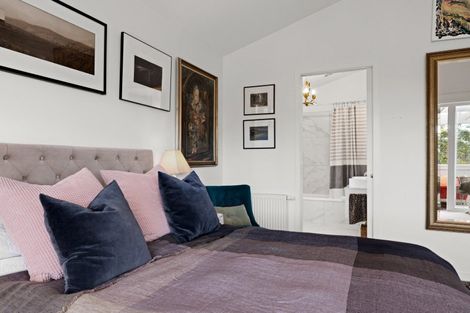 Photo of property in 6 Finnis Lane, Hospital Hill, Napier, 4110