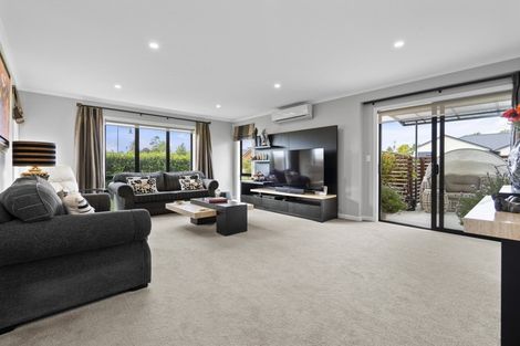 Photo of property in 19 Clifford Close, Leamington, Cambridge, 3432