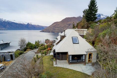 Photo of property in 10 Lordens Place, Fernhill, Queenstown, 9300