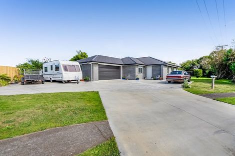 Photo of property in 7 Robbins Crescent, Hawera, 4610