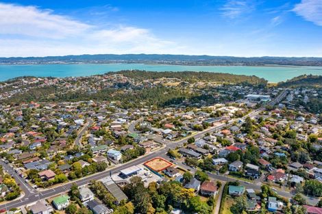 Photo of property in 1b Glenwood Avenue, Birkenhead, Auckland, 0626