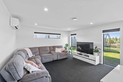 Photo of property in 3 Andesite Drive, Rolleston, 7614