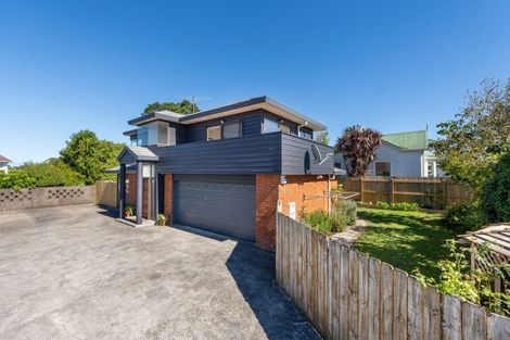 Photo of property in 2/14 Raleigh Road, Northcote, Auckland, 0627