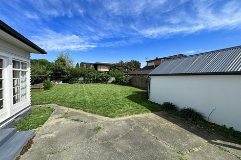 Photo of property in 39 Straven Road, Riccarton, Christchurch, 8011