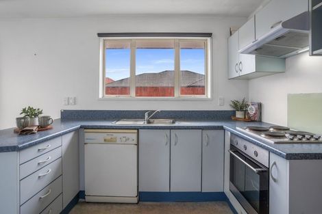 Photo of property in 17 Broadbent Street, Riccarton, Christchurch, 8041