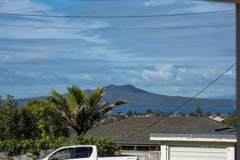 Photo of property in 10 Gull Lane, Mairangi Bay, Auckland, 0630