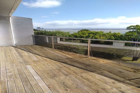 Photo of property in 2/126 Island Bay Road, Beach Haven, Auckland, 0626