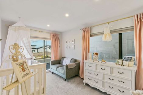 Photo of property in 50 Ascension Crescent, Orewa, 0931