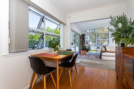 Photo of property in 18 Deuxberry Avenue, Northcote, Auckland, 0627