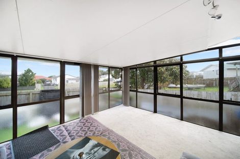 Photo of property in 178 Finlayson Avenue, Clendon Park, Auckland, 2103