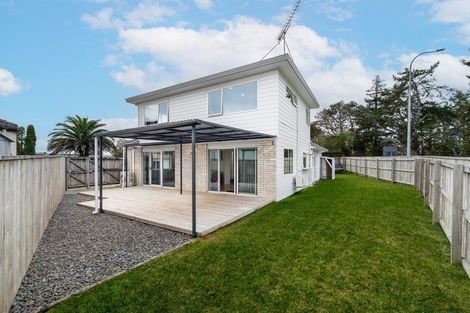 Photo of property in 1/12 Marbeth Court, Botany Downs, Auckland, 2010