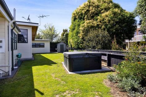 Photo of property in 11 Highfield Place, Highlands Park, New Plymouth, 4312
