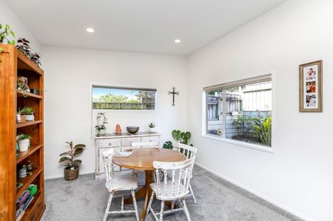 Photo of property in 20/1 Paritutu Road, Spotswood, New Plymouth, 4310