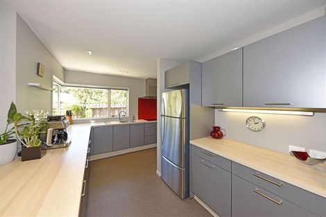 Photo of property in 11 Thornwood Place, Redwood, Christchurch, 8051