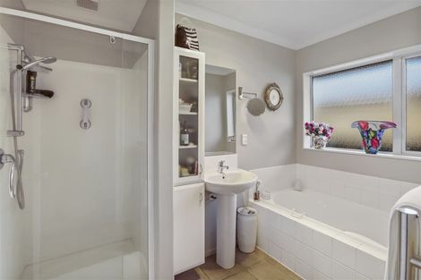 Photo of property in 5 Amoka Crescent, Parklands, Christchurch, 8083