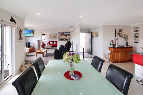 Photo of property in 11 Story Street, Foxton Beach, Foxton, 4815