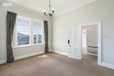 Photo of property in 122 Hargest Crescent, Saint Clair, Dunedin, 9012