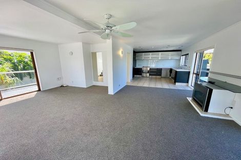 Photo of property in 3/63a Norwood Road, Bayswater, Auckland, 0622