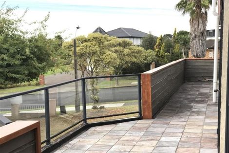 Photo of property in 71 Lagoon Way, West Harbour, Auckland, 0618