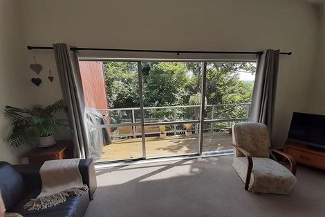 Photo of property in 76g Edmonton Road, Henderson, Auckland, 0612