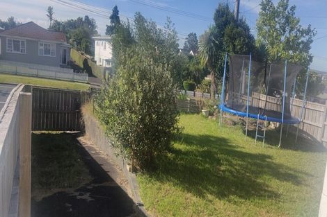 Photo of property in 118a Hutchinson Avenue, New Lynn, Auckland, 0600