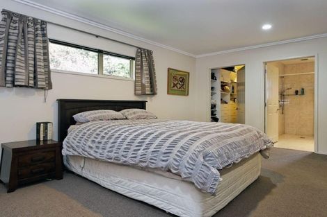 Photo of property in 15 Murray Becroft Avenue, Henderson Valley, Auckland, 0612